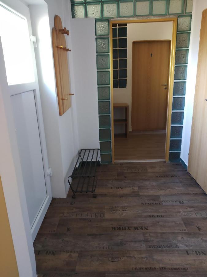 Апартаменти Apartman Blizko Brna S Dobovymi Dekoracemi Melcany Екстер'єр фото