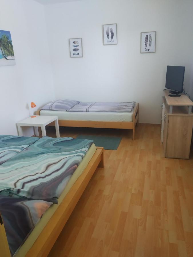 Апартаменти Apartman Blizko Brna S Dobovymi Dekoracemi Melcany Екстер'єр фото